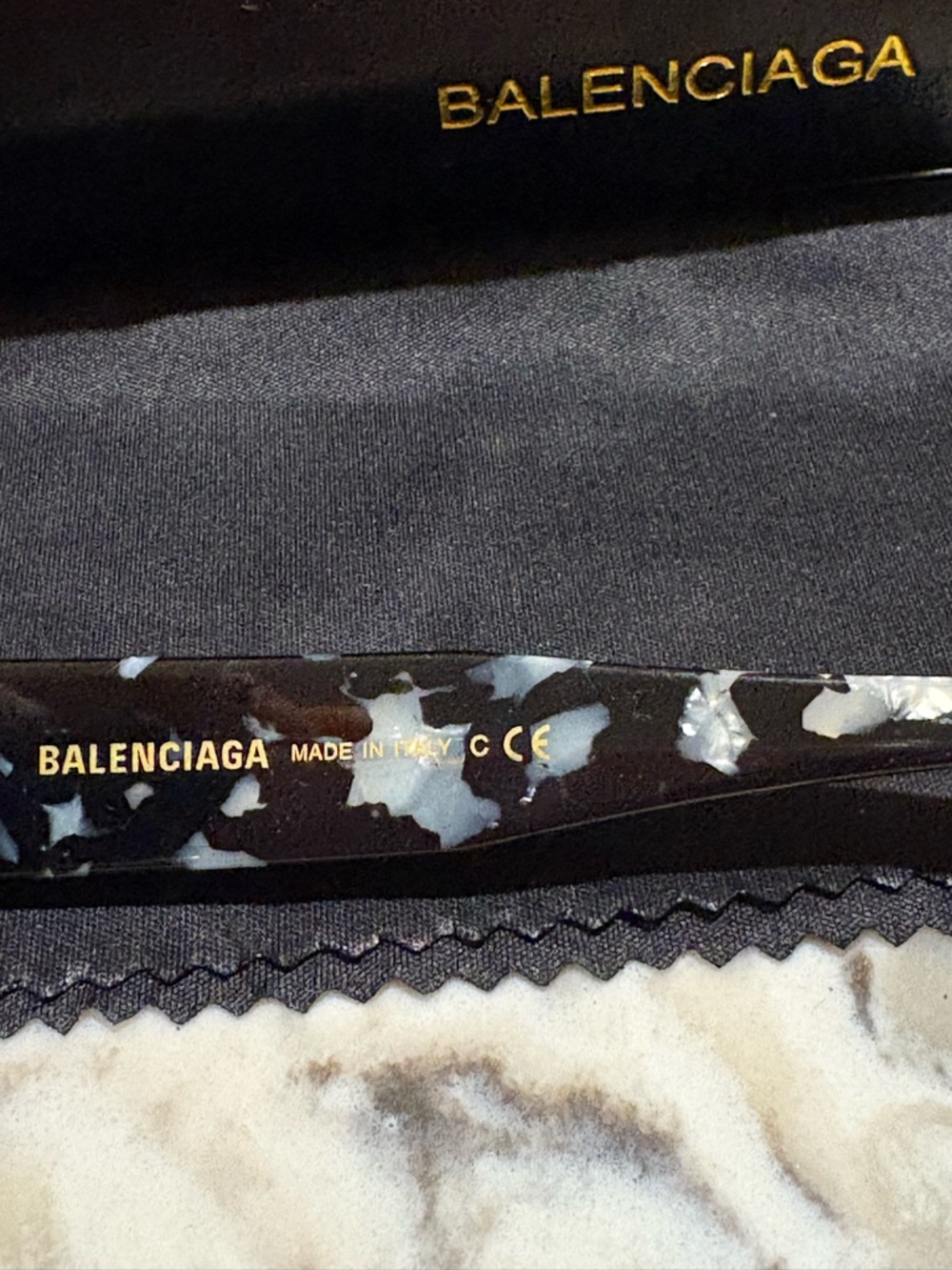 Balenciaga Gray Marbled Cat-Eye Sunglasses with Gold Logo - Picture 5 of 7